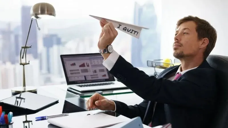 Nghỉ việc trước tết có được hưởng lương tháng 13 không?