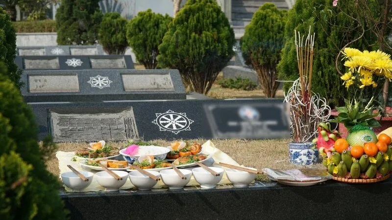 Những điều tuyệt đối kiêng kỵ khi chuẩn bị đồ cúng ra mộ