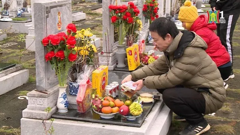 Ra Mộ Thắp Hương Mua Gì? Danh Sách Lễ Vật Đầy Đủ